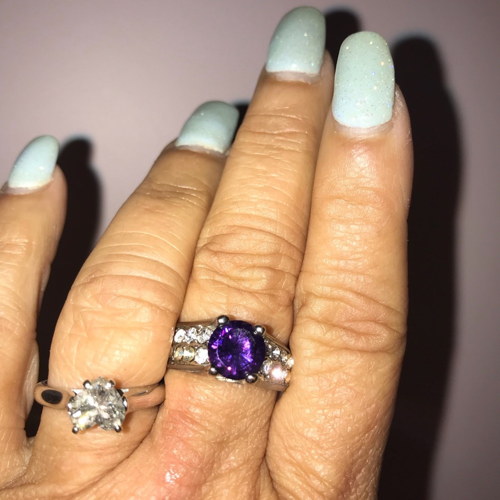 Ring - Picture 5 of 8